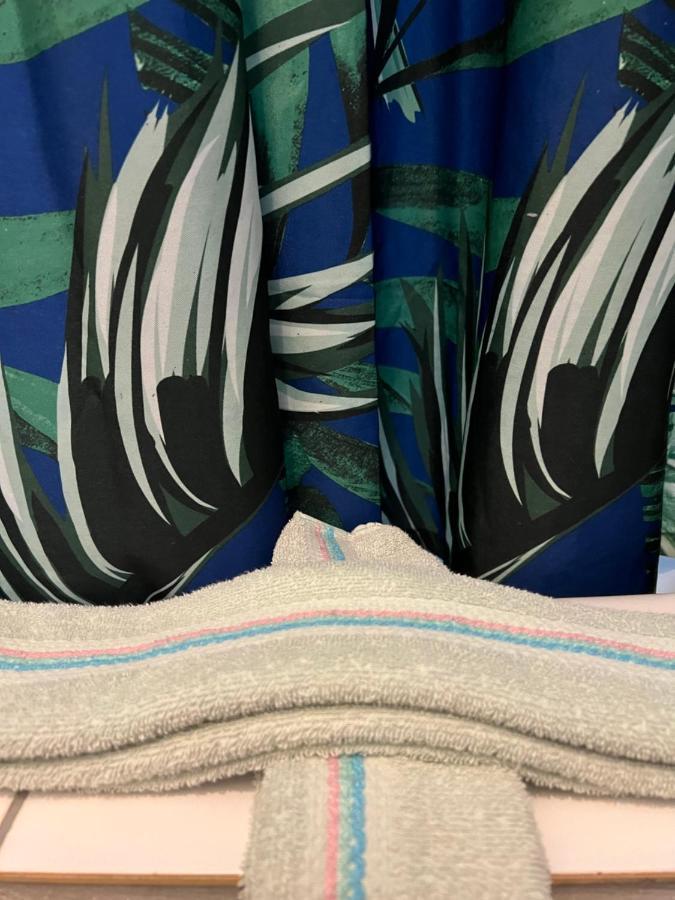 Private Schlafzimmer Mit Wc Dusche Monchengladbach Bagian luar foto