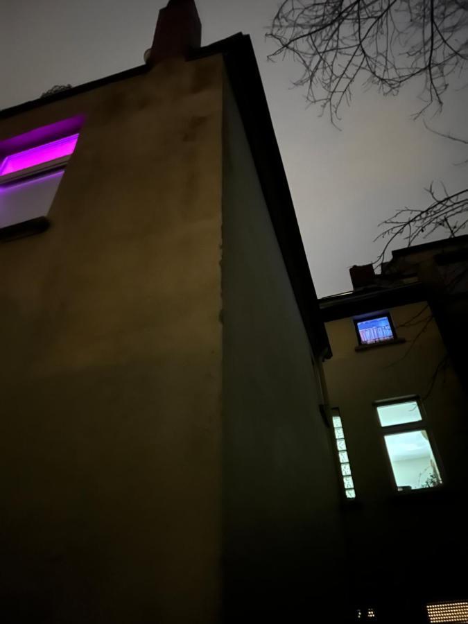 Private Schlafzimmer Mit Wc Dusche Monchengladbach Bagian luar foto